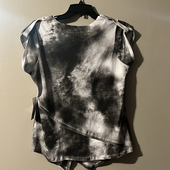 Jade Black and Gray Tie-Dye Short Sleeve Tee - Picture 5 of 6